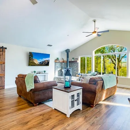 Mystic Mountain Villa, 14 Miles From Yosemite